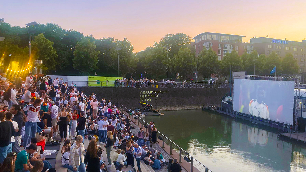 Open-Air-Kino-Köln | Top Spots für Public Viewing in Köln | Mr. Köln | Foto: Open-Air-Kino-Köln Open-Air-Kino-Köln | Top Spots für Public Viewing in Köln | Mr. Köln | Foto: Open-Air-Kino-Köln
